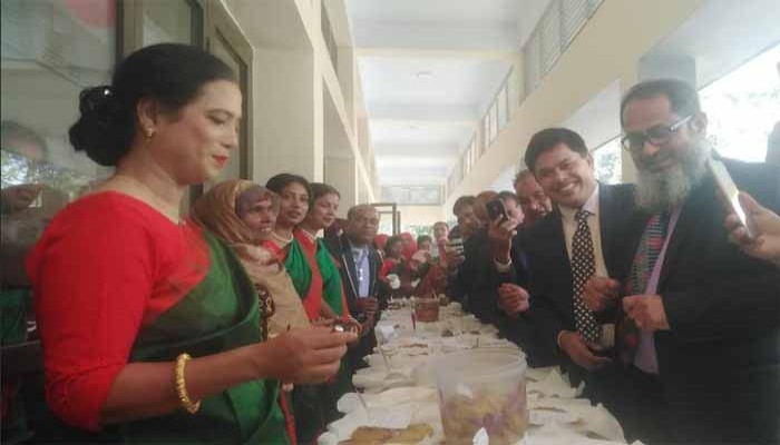 সাপাহারে ন্যাশনাল লাইফ ইনস্যুরেন্স জনবীমী'র পিঠা ও আনন্দ উৎসব