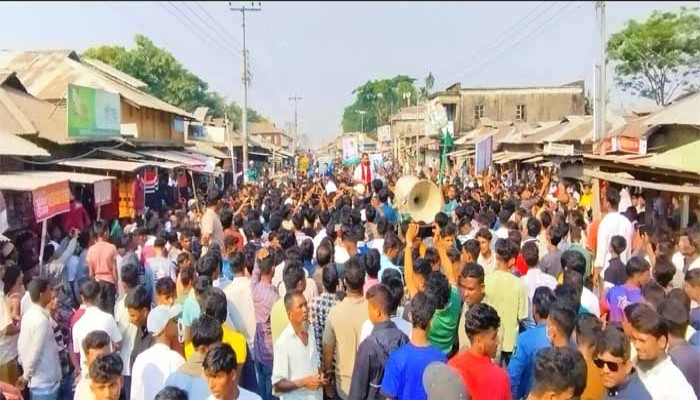নোয়াখালী-৬ আসনে বিএনপির প্রার্থী পরিবর্তনের দাবিতে পথসভা