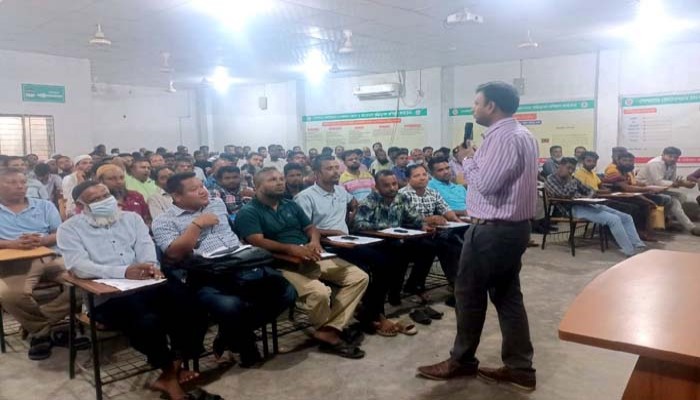 বিআরটিএ ও ডামের উদ্যোগে ১৫৭০ গণপরিবহণ চালককে প্রশিক্ষণ প্রদান