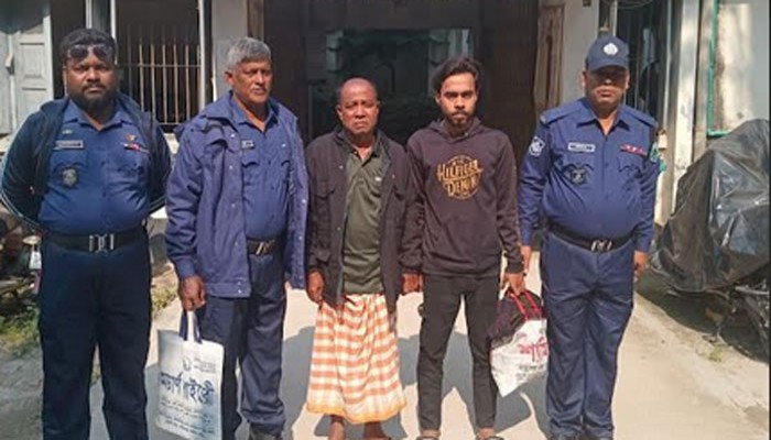 বাঘায় তুচ্ছ ঘটনাকে কেন্দ্র করে মারপিট, আটক ২