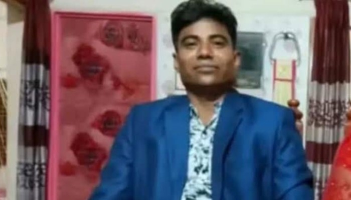 চলন্ত বাস থেকে ধাক্কা দিয়ে ফেলে দেওয়া যাত্রীর মৃত্যু