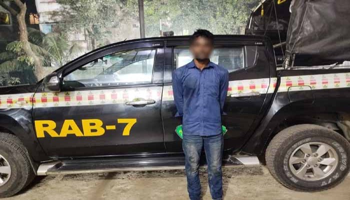 ফেনীতে পলাতক আসামি শিপন গ্রেফতার