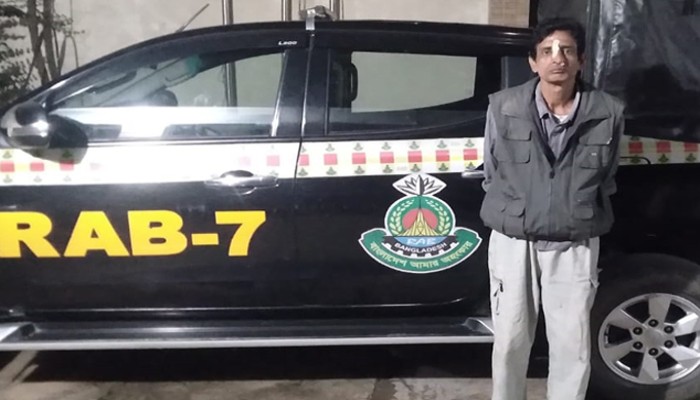 হাটহাজারীতে রবিউল হত্যা:  ২ ঘণ্টায় প্রধান আসামী জসিম উদ্দিন গ্রেপ্তার