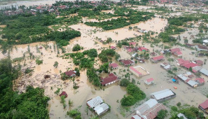 ইন্দোনেশিয়ায় বন্যা ও ভূমিধসে মৃতের সংখ্যা ৯০০ ছাড়াল