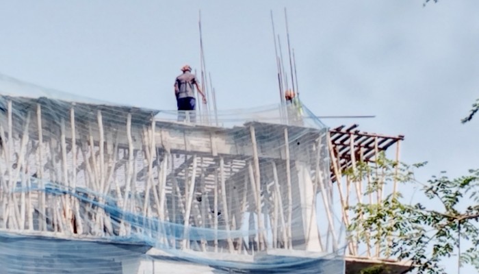 আরডিএর কর্তৃপক্ষের নির্দেশকে বৃদ্ধাঙ্গুলি দেখিয়ে কাজলায় ৭তলা ভবনের অবৈধ নির্মাণ কাজ শুরু