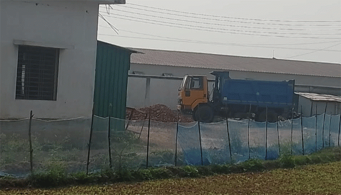 নাবিল গ্রুপের পোল্ট্রি ফার্মের দুর্গন্ধে অতিষ্ঠ এলাকাবাসী, ফসলি জমি মৎস্যখাতে ব্যাপক ক্ষয়ক্ষতি