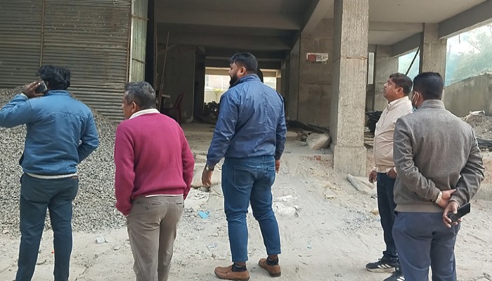 নগরীর কাজলায় রাবি শিক্ষকদের ৭ তলা ভবনের অবৈধ নির্মাণ কাজ বন্ধ করল আরডিএ কর্তৃপক্ষ