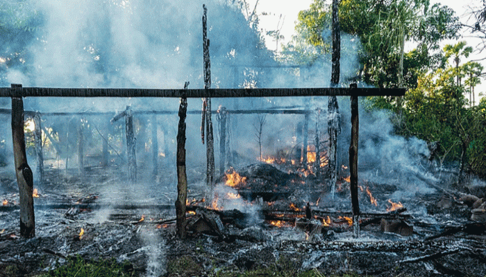 রাখাইনে হাসপাতালে জান্তার বিমান হামলায় নিহত ৩১