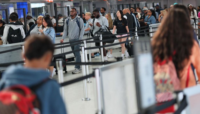 যুক্তরাষ্ট্রে ঢুকতে সামাজিক যোগাযোগমাধ্যম যাচাইয়ের মুখোমুখি হতে হবে ৪২ দেশের পর্যটকদের