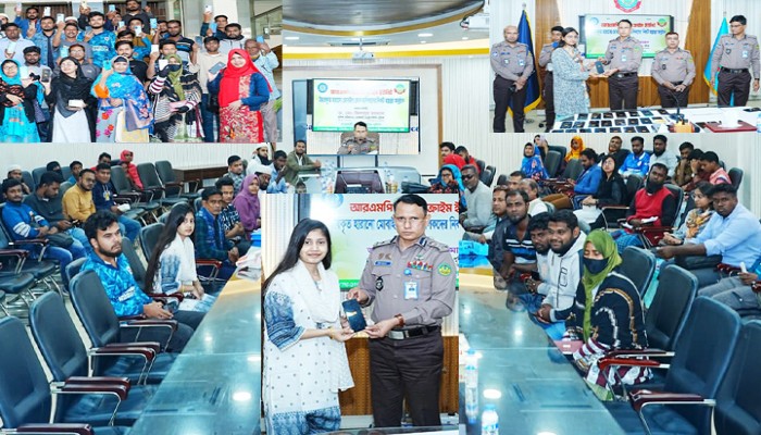 ৮৭টি হারানো মোবাইল ফোন প্রকৃত মালিকদের কাছে হস্তান্তর করলেন; পুলিশ কমিশনার