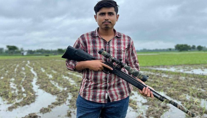 রাজশাহীতে অবৈধ অস্ত্র ব্যবহার করে পাখি শিকারের অভিযোগ