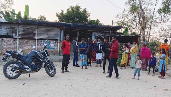 সিংড়ায় প্রতিপক্ষের হামলা, লুটপাট ১০ লাখ টাকার ক্ষতি, থানায় অভিযোগ