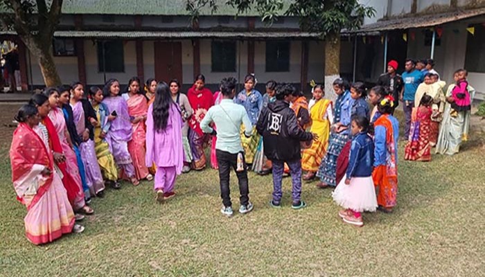 গির্জা-চার্চে প্রার্থনা, নৃত্য ও সাংস্কৃতিক আয়োজনে মুখর ছিল খিষ্ট্রপল্লীগুলো