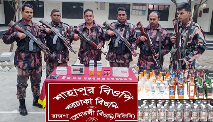 রাজশাহী পদ্মার চরে পৃথক তিনটি অভিযানে ভারতীয় মদ ও মাদক জব্দ