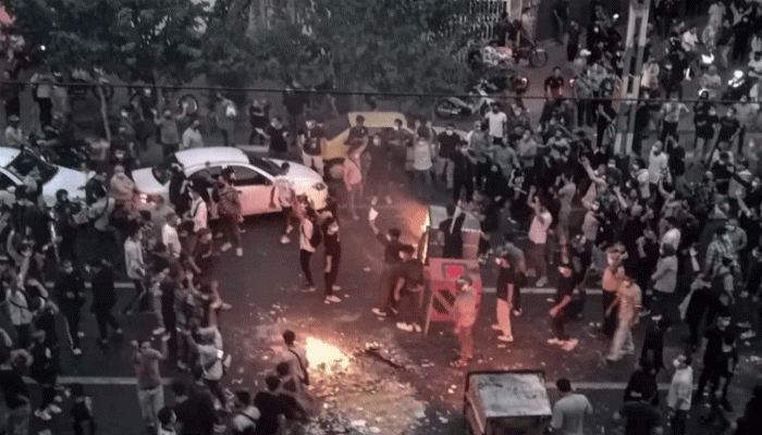 প্রতিবাদ-বিক্ষোভে 'রক্তাক্ত' ইরান! নিহত অন্তত ৩৫