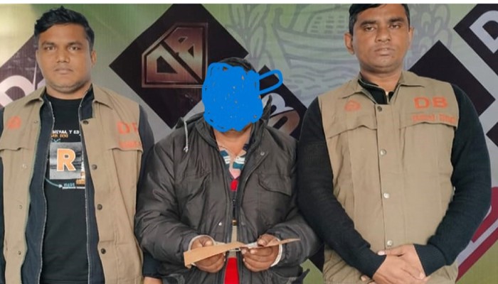 চারঘাটে বিপুল পরিমান ইয়াবাসহ মাদক কারবারি গ্রেফতার