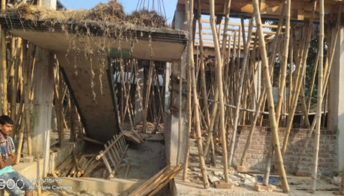 তানোরে সরকারি খাস জায়গায় পাকা বাড়ি নির্মাণের অভিযোগ