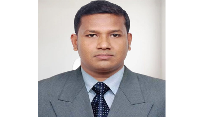 নোয়াখালীতে কাভার্ড ভ্যানের ধাক্কায় ইন্স্যুরেন্স কর্মকর্তার মৃত্যু