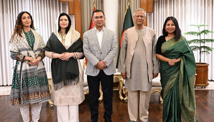 প্রফেসর মুহাম্মদ ইউনূসের সঙ্গে সৌজন্য সাক্ষাৎ করেছেন বিএনপি চেয়ারম্যান তারেক রহমান