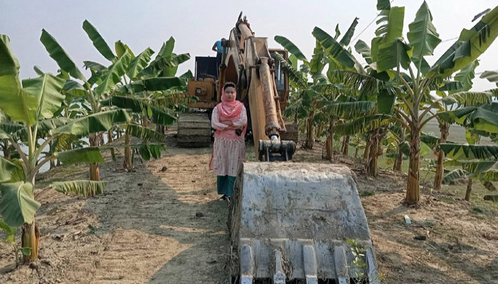 দুর্গাপুরে পুকুর খননের বিরুদ্ধে ভ্রাম্যমান আদালতের অভিযান, ৫টি ভেকু নিষ্কিৃয়