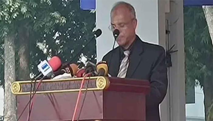 প্রার্থী বা এজেন্টদের দেওয়া খাবার খেতে পারবে না পুলিশ: স্বরাষ্ট্র উপদেষ্টা