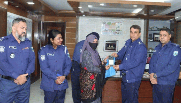 হারানো মোবাইল ফোন উদ্ধারে জেলা পুলিশের সাফল্য