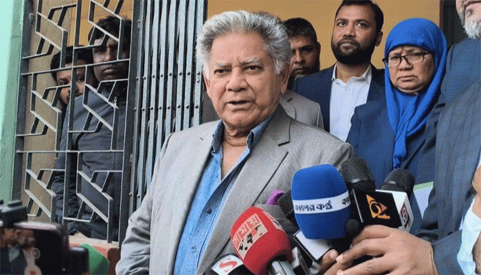 গণতান্ত্রিক পরিবেশ বজায় রাখতে হ্যাঁ-তে ভোট দিতে হবে: উপদেষ্টা ড.এম সাখাওয়াত হোসেন