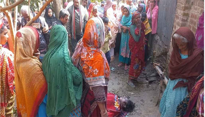 নওগাঁর শিকারপুরে সেপটিক ট্যাংকে মিলল অজ্ঞাত নারীর লাশ