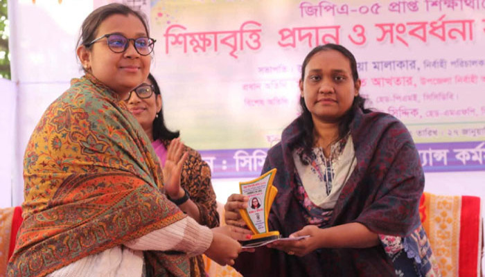 মোহনপুরে সিসিডিবি এমআরএ- আয়োজনে শিক্ষাবৃত্তি প্রদান ও সংবর্ধনা