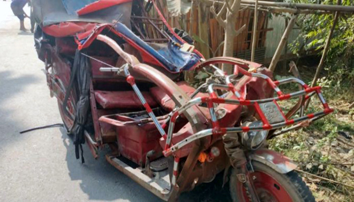 পুঠিয়ায় নসিমন-অটোরিকশা সংঘর্ষে যুবক নিহত