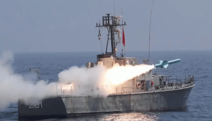 হরমুজ প্রণালিতে ইরানি বাহিনীর যুদ্ধ মহড়া