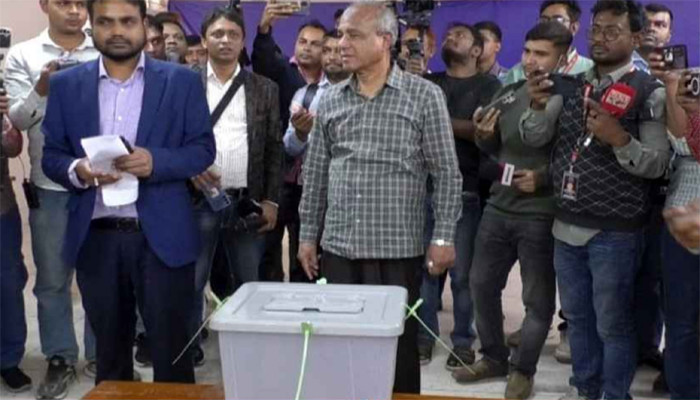 ভোট নিয়ে যারা দ্বিধায় আছে, তারা দেশ ছেড়ে পালিয়েছে: স্বরাষ্ট্র উপদেষ্টা