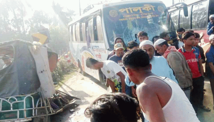 টেকনাফে বাসচাপায় ২জনের মৃত্যু