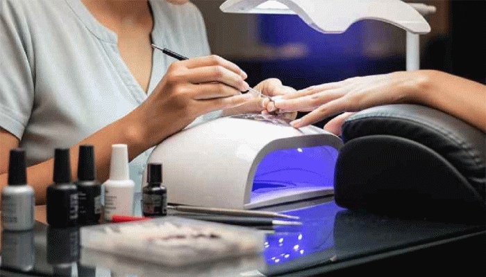 ‘নেল এক্সটেনশন’-এর সময় এলইডি ল্যাম্প থেকে বাড়ছে ক্যানসারের ঝুঁকি!