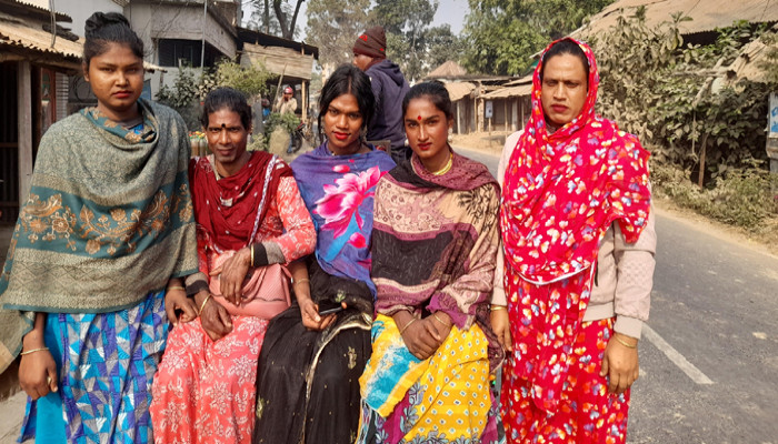 সরকার কর্মসংস্থানের ব্যবস্থা করে দিলে কারও কাছে আর হাত পাততে হবে না