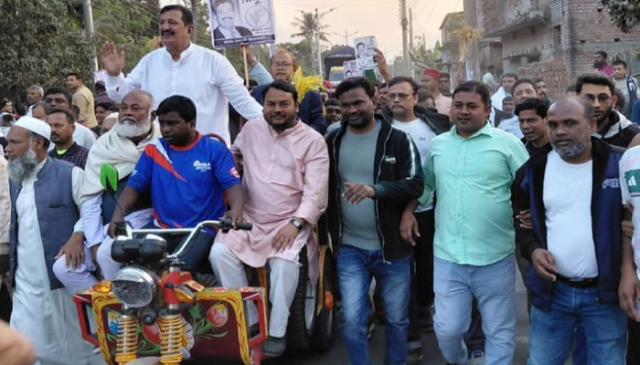 নগরীর মেহেরচণ্ডি কড়ইতলা থেকে বুধপাড়া পর্যন্ত ধানের শীষ প্রতিকের পক্ষে গণসংযোগ