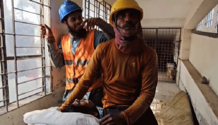 পায়রা বন্দরে ফোর লেন সেতুর সাটার ভেঙে নদীতে পড়ে প্রাণ গেল শ্রমিকের