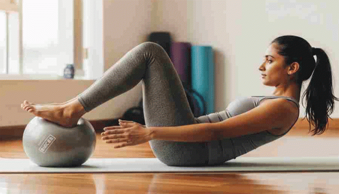 ওজন কমাতে ও পেশির জোর বৃদ্ধিতে বল নিয়ে করা যায় ৫ রকম কসরত