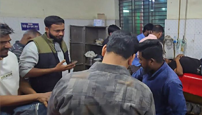 ধানের শীষ ও স্বতন্ত্র প্রার্থীর সমর্থকদের সংঘর্ষে আহত ৬ - মুন্সিগঞ্জে উত্তেজনা