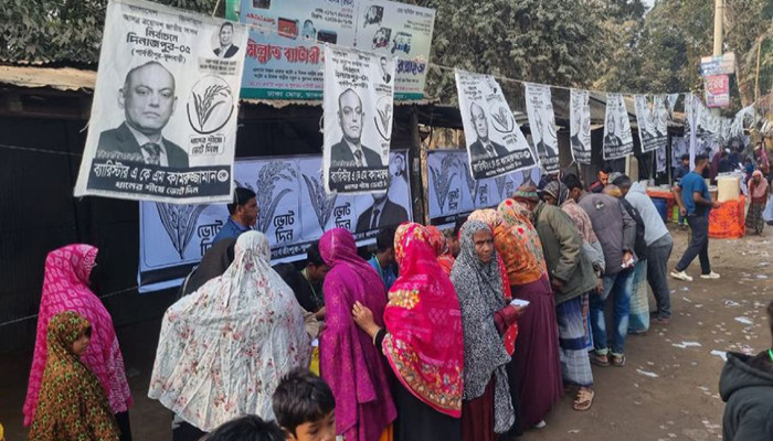 ফুলবাড়ী-পার্বতীপুর আসনে উৎসবের আবহে ভোট