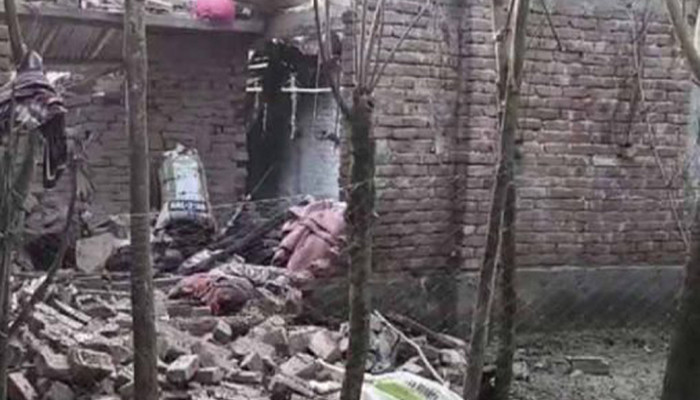 চাঁপাইনবাবগঞ্জে বোমা তৈরির সময় বিস্ফোরণ, নিহত ২, রামেকে ভর্তি-১