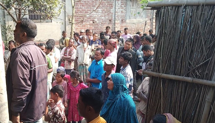 রাণীশংকৈলে গৃহবধূর ঝুলন্ত মরদেহ উদ্ধার, চিরকুট ঘিরে রহস্য