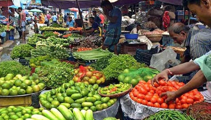 রাজশাহীতে রোজার শুরুতেই বাজারে আগুন