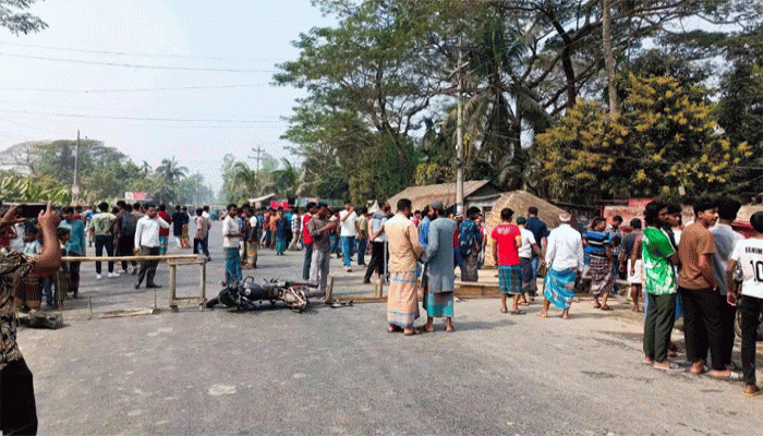 নোয়াখালীতে তেলবাহী লরি চাপায় ব্যবসায়ীর মৃত্যু, আহত-২
