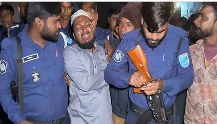 কোমরে রশি নিয়ে বাবার জানাজায় ছাত্রদল নেতা