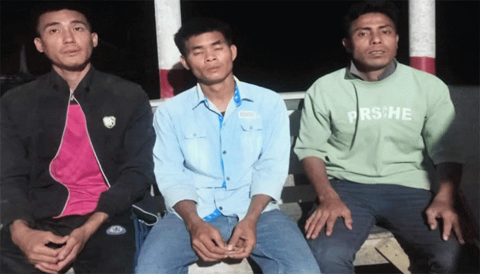 নাইক্ষ্যংছড়ি-ঘুমধুম সীমান্তে অনুপ্রবেশকালে আরাকান আর্মির ৩ সদস্য আটক