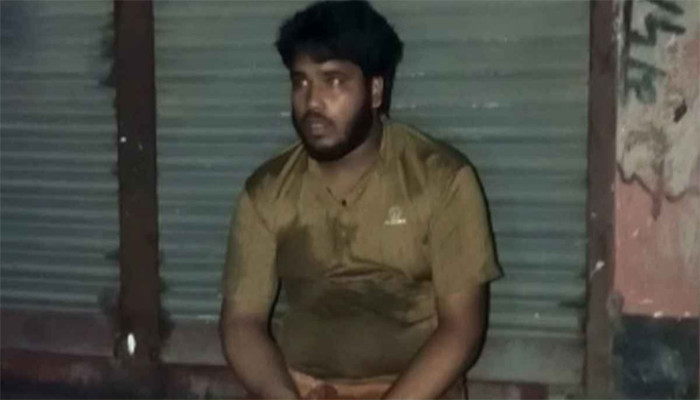 ৮টি ঘোড়া জবাইয়ের অভিযোগে চারজন আটক