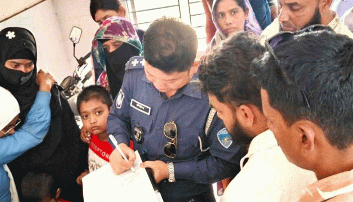 টয়লেটে মিলল প্রবাসীর স্ত্রীর গলাকাটা লাশ