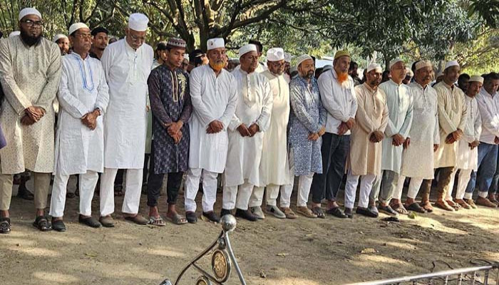 চারঘাটে বিএনপি নেতাকে পিটিয়ে হত্যা: দাফন সম্পন্ন, দ্রুত গ্রেফতারের দাবি এমপি চাঁদের