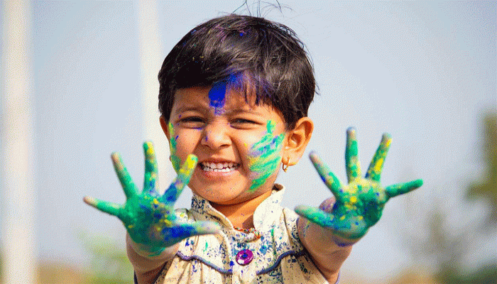 লাল, নীল, সবুজ রঙের উৎসব হোক বাড়িতেই